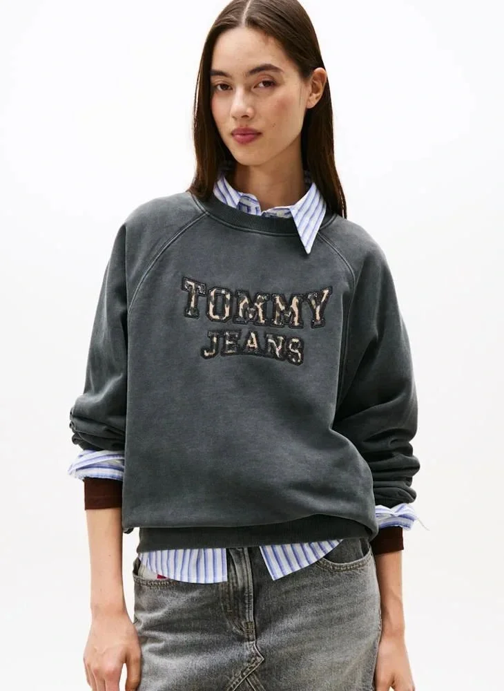 Tommy Hilfiger TJW Kutu Kesim Leopar Desenli Kolej Stili Bisiklet Yaka Kadın Siyah Kazak DW0DW21959BDS
