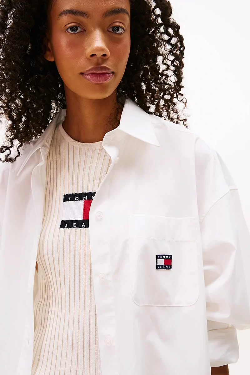 Tommy Jeans Badge Kadın Beyaz Gömlek DW0DW21122YBL