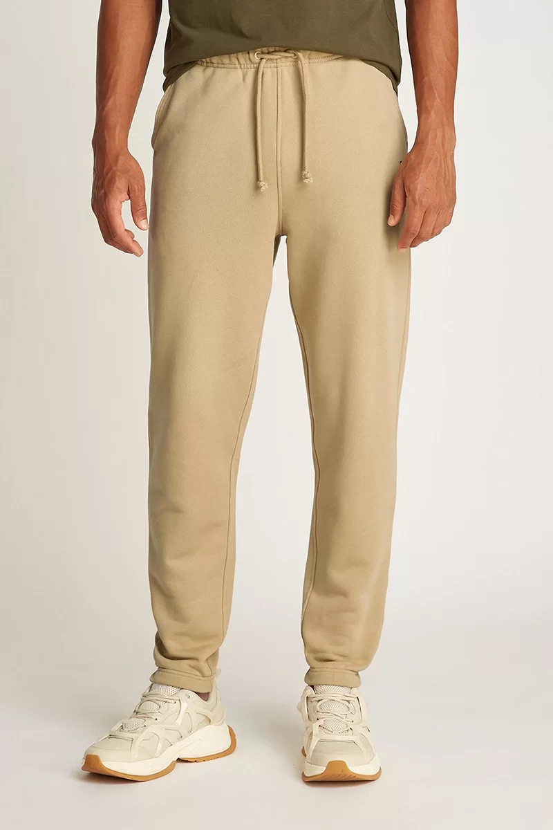 Tommy Jeans TJM REG BADGE SWEATPANT Erkek BEJ Eşofman Altı DM0DM20276ACT