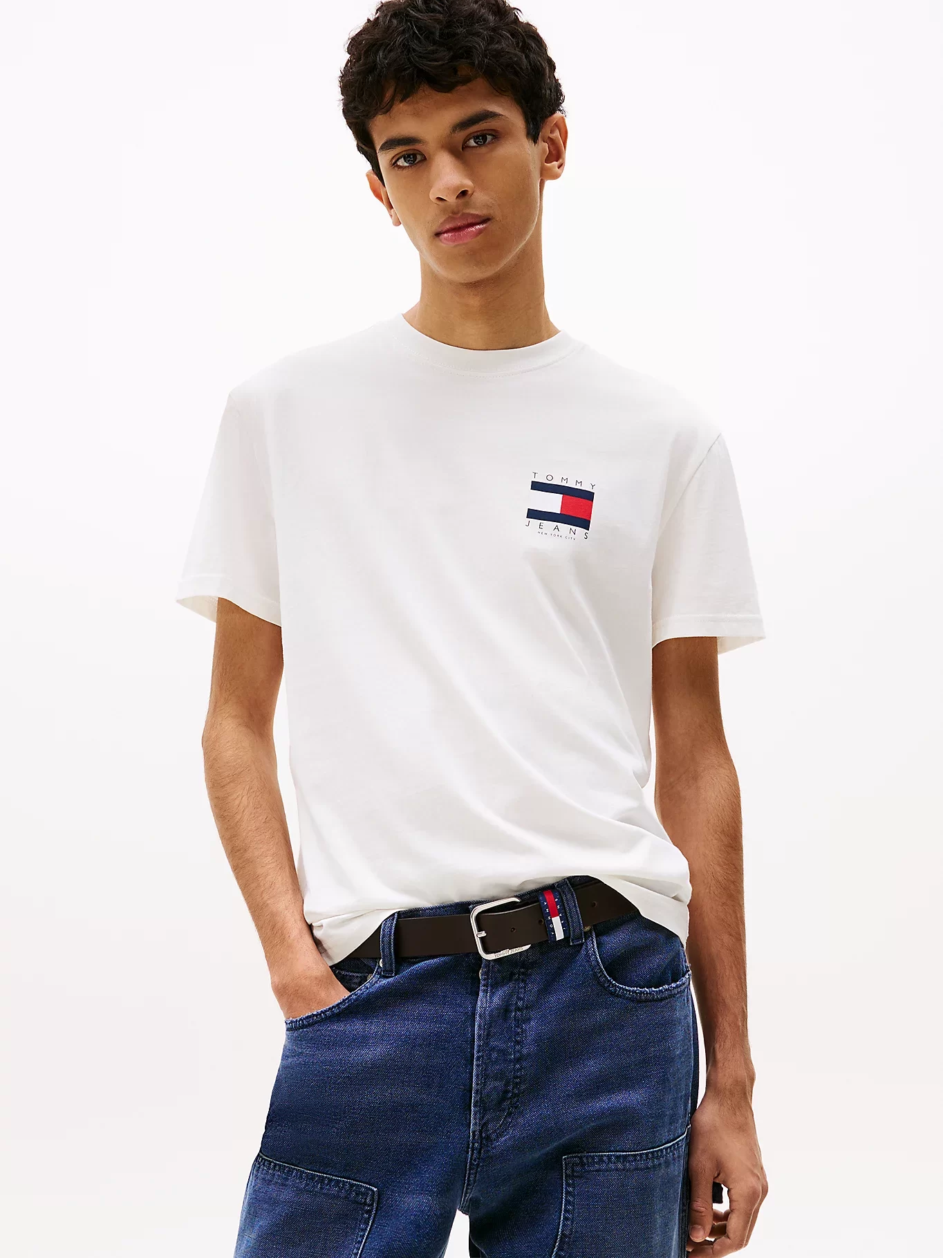 Tommy Jeans TJM REG FLAG GRAPH BCKPRNT T EXT Erkek Beyaz T-shirt DM0DM21910YBL