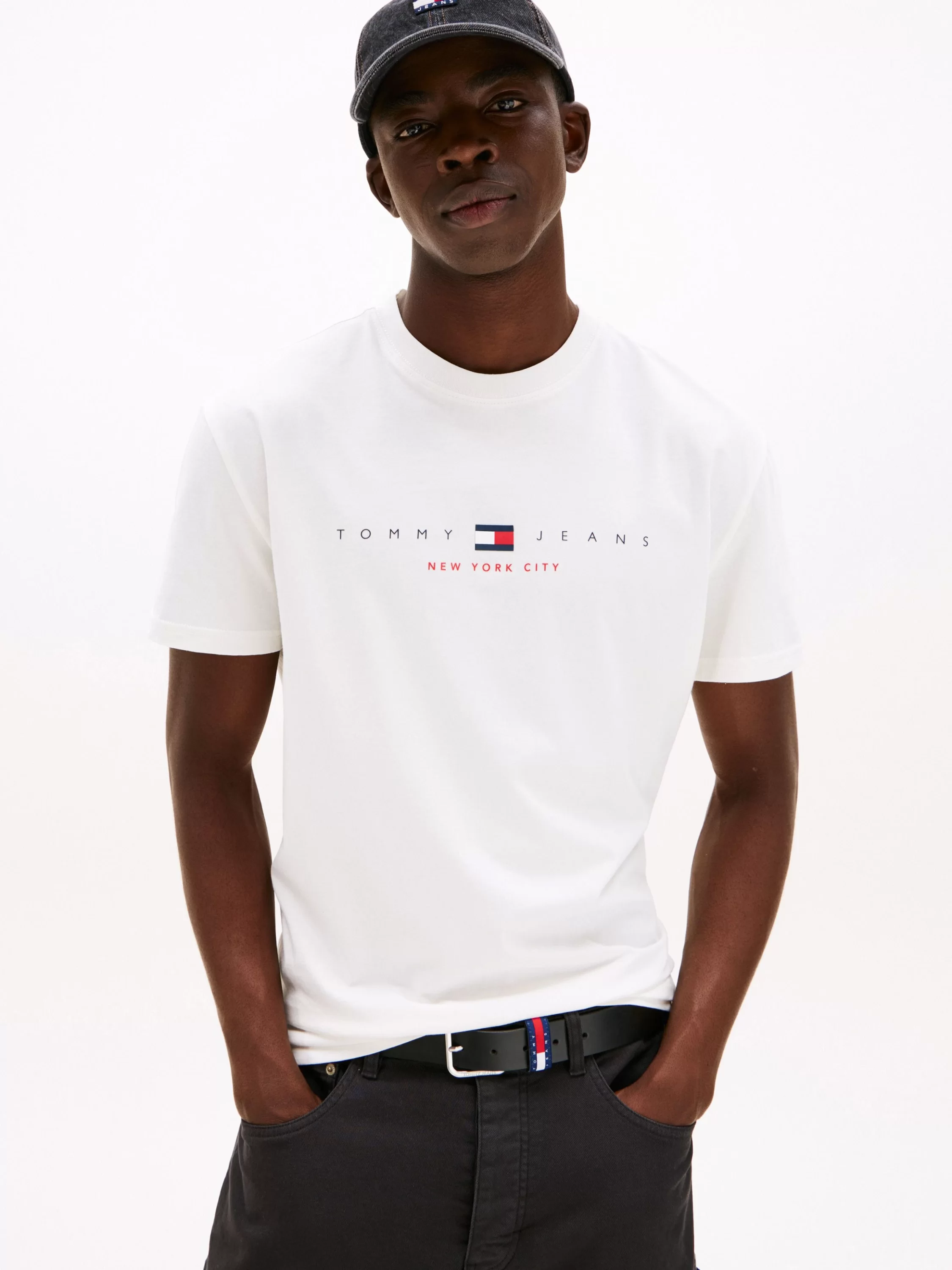 Tommy Jeans TJM REG FLAG LINEAR SS TEE EXT Erkek Beyaz T-shirt DM0DM21911YBL
