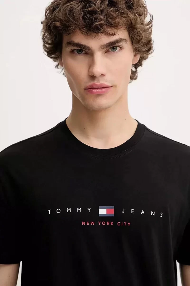 Tommy Jeans TJM REG FLAG LINEAR SS TEE EXT Erkek Siyah T-shirt DM0DM21911BDS