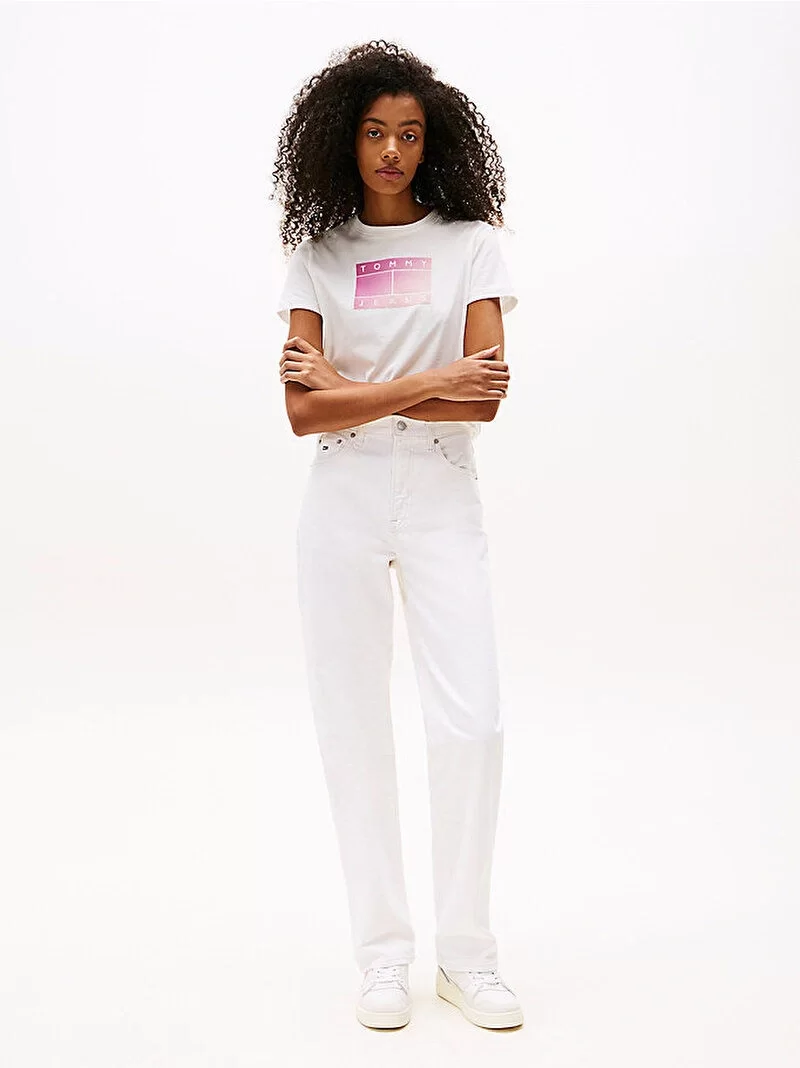 Tommy Jeans TJW REG GRADIENT FLAG SS Kadın Beyaz T-shirt DW0DW20905YBL
