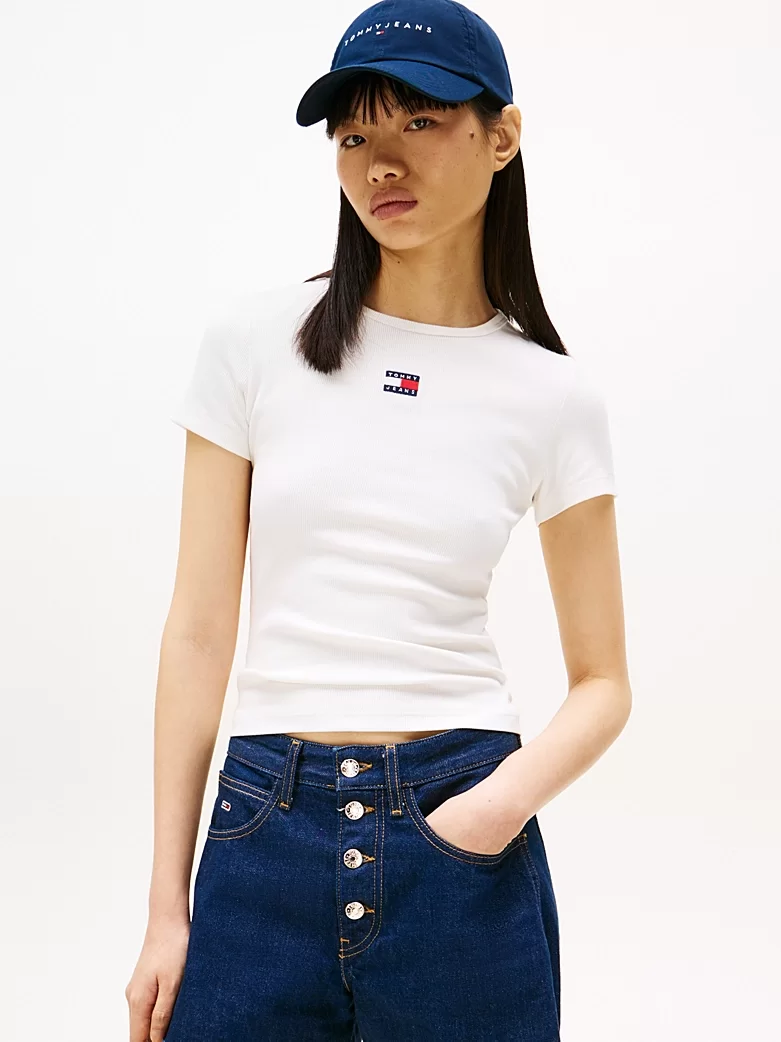 Tommy Jeans TJW SLIM BADGE RIB TEE Kadın Beyaz T-shirt DW0DW17881YBL
