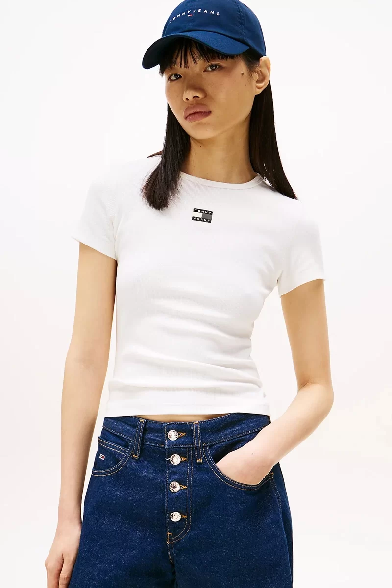 Tommy Jeans TJW SLIM BADGE RIB TEE Kadın Beyaz T-shirt DW0DW17881YBL