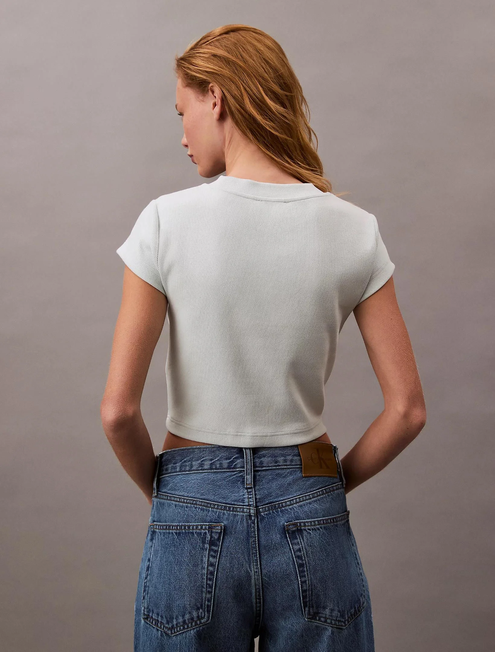 Calvin Klein A- MONOGRAM BABY TEE Kadın  T-shirt LV047AB802-D1T