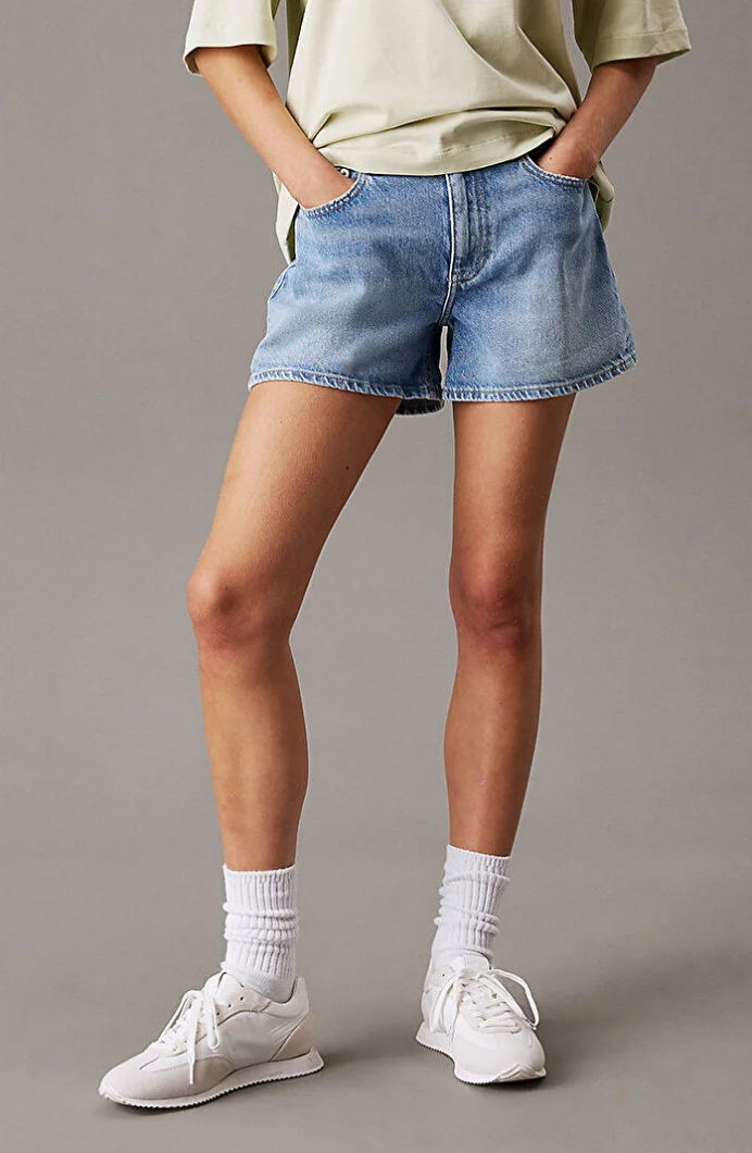 Calvin Klein MOM SHORT Kadın  Şort J20J225152-1AA