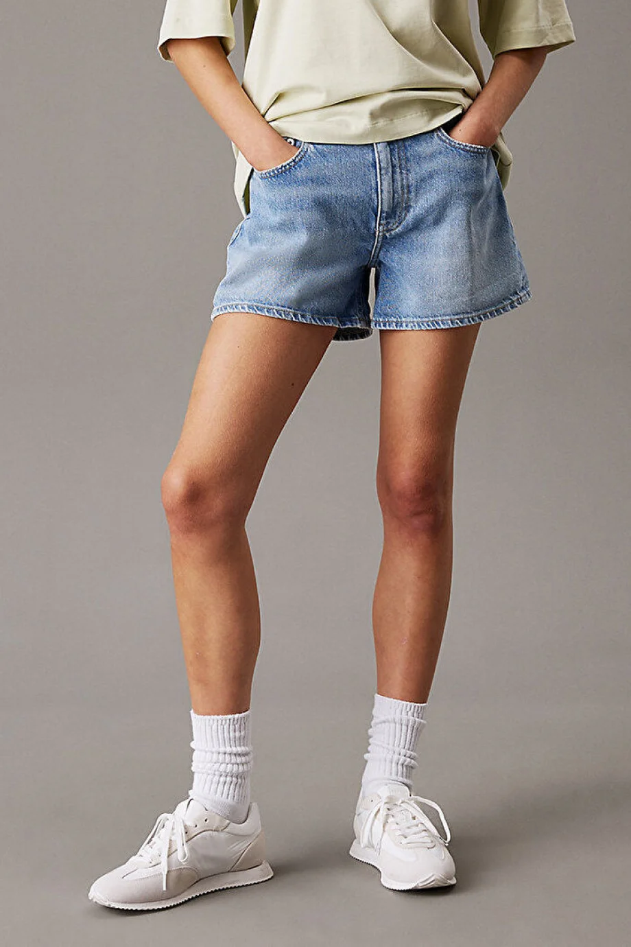 Calvin Klein MOM SHORT Kadın  Şort J20J225152-1AA