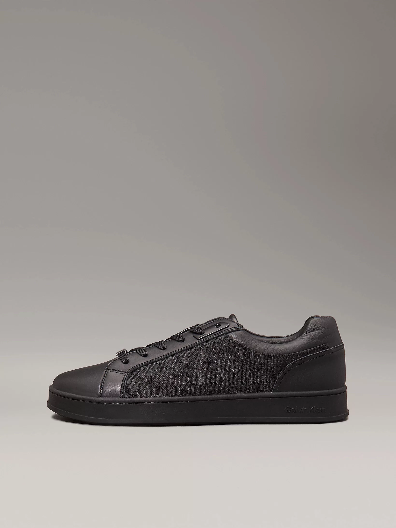 Guess  Erkek  Siyah Deri Logolu Sneaker