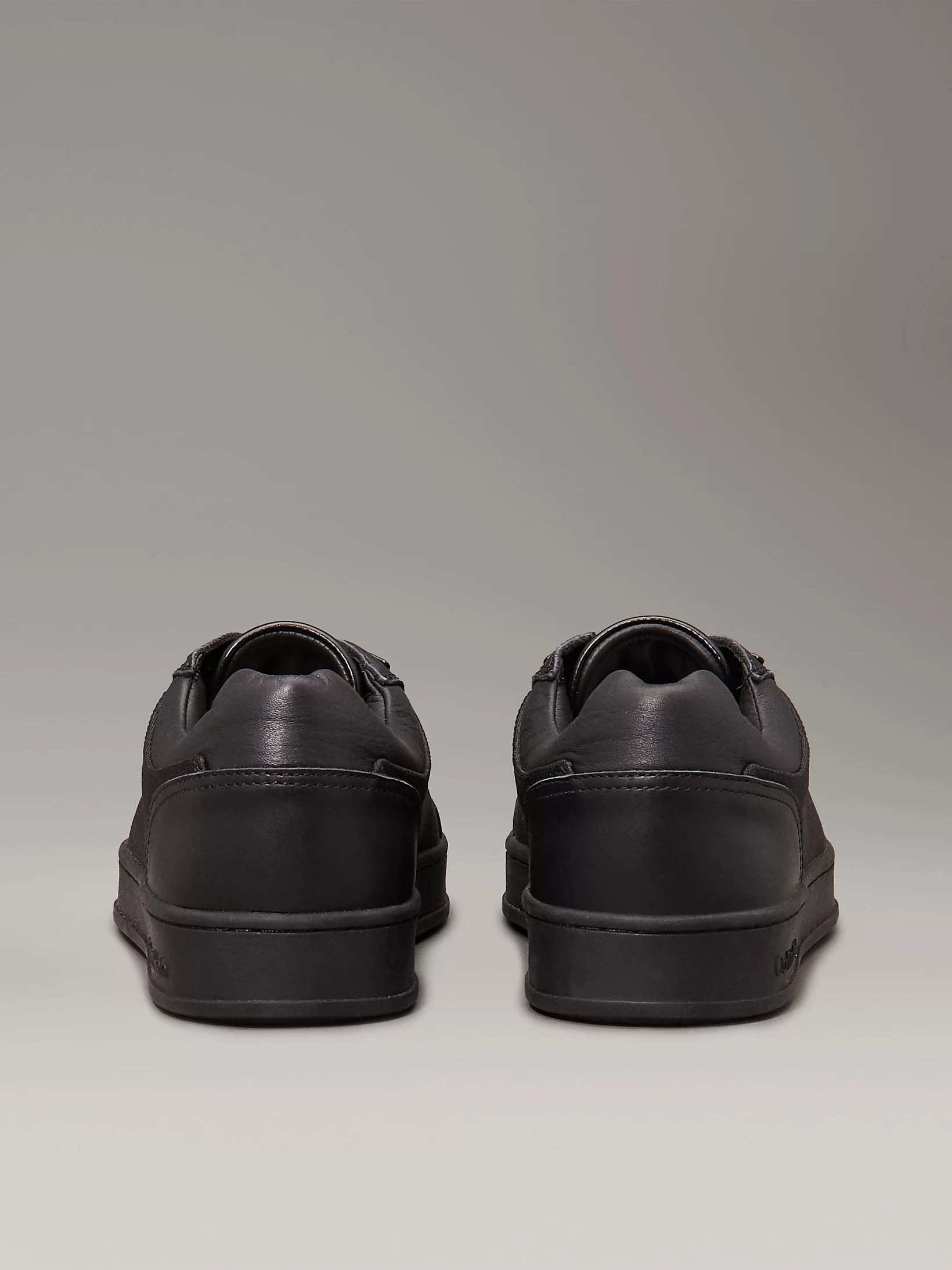 Guess  Erkek  Siyah Deri Logolu Sneaker