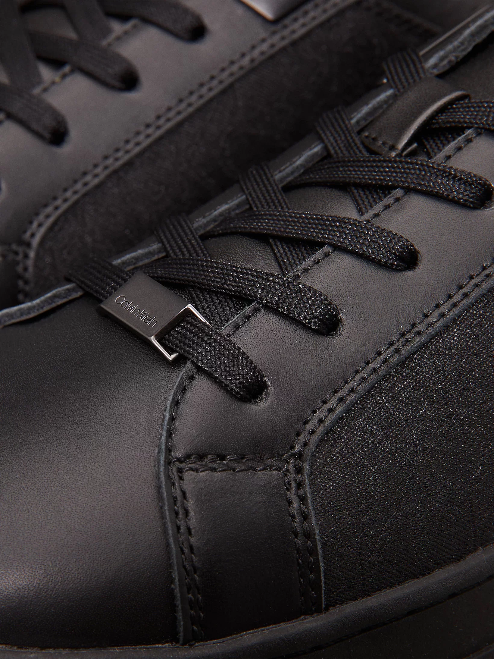 Guess  Erkek  Siyah Deri Logolu Sneaker