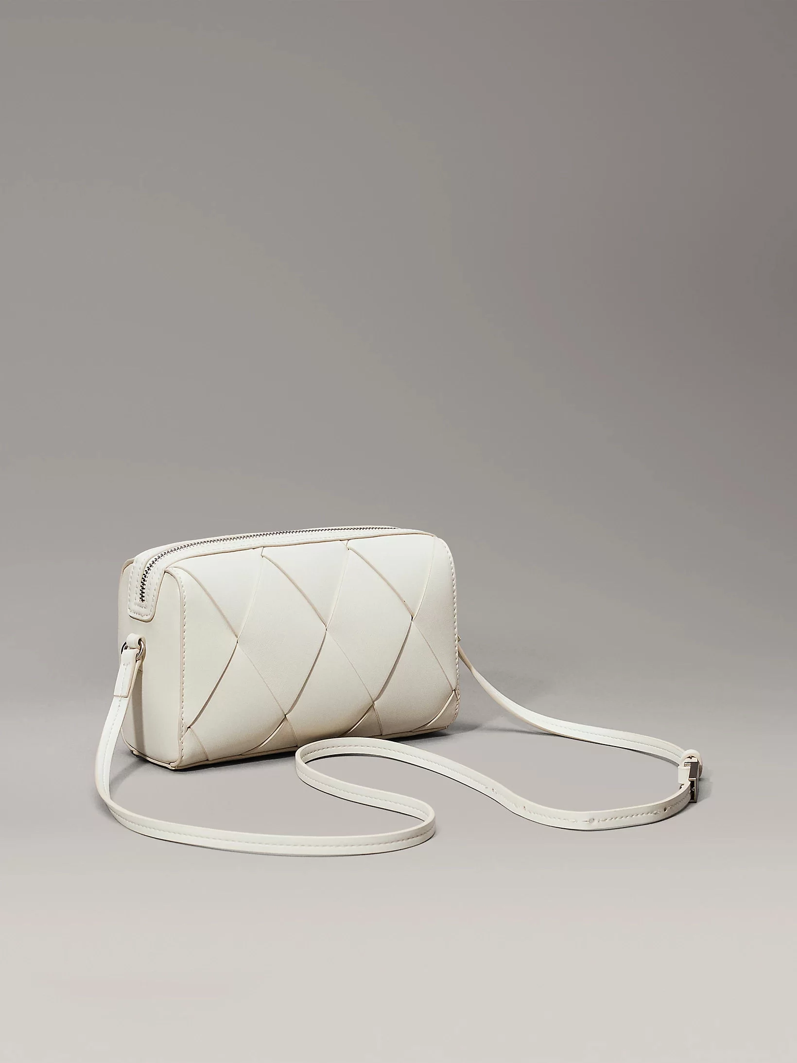 Calvin Klein CK WOVEN CAMERA BAG Kadın  Çapraz Çanta K60K613002-67U