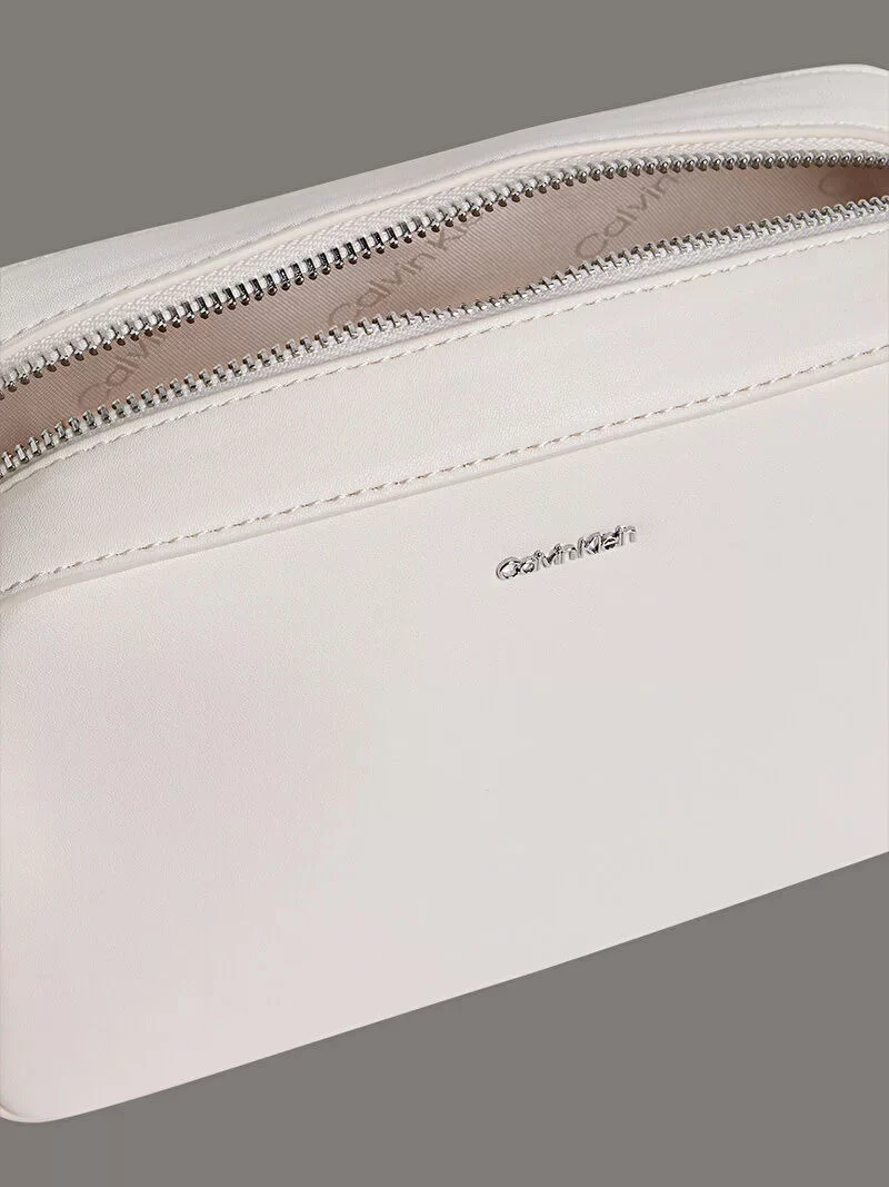 Calvin Klein CK MUST SMALL CAMERA BAG Kadın  Çapraz Çanta K60K613145-67U