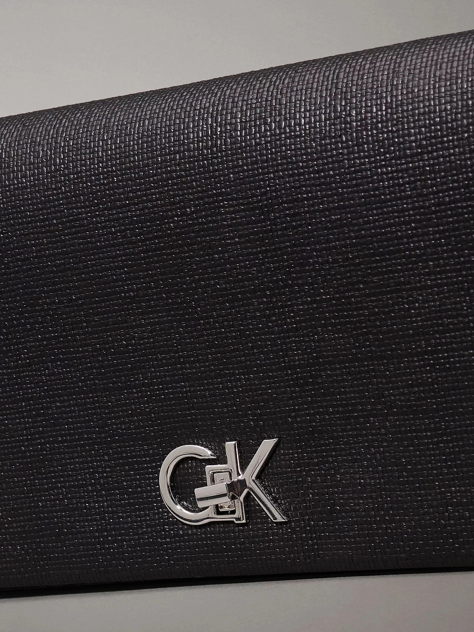 Calvin Klein CK MINI CHAIN BAG_TEX Kadın  Çapraz Çanta K60K613180-BEH