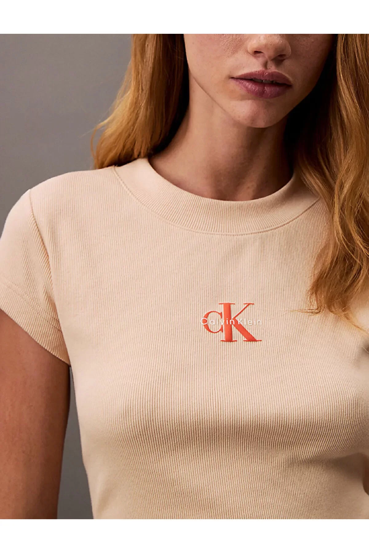 CK Jeans A- MONOGRAM BABY TEE Kadın  T-shirt LV047AB802-RM7
