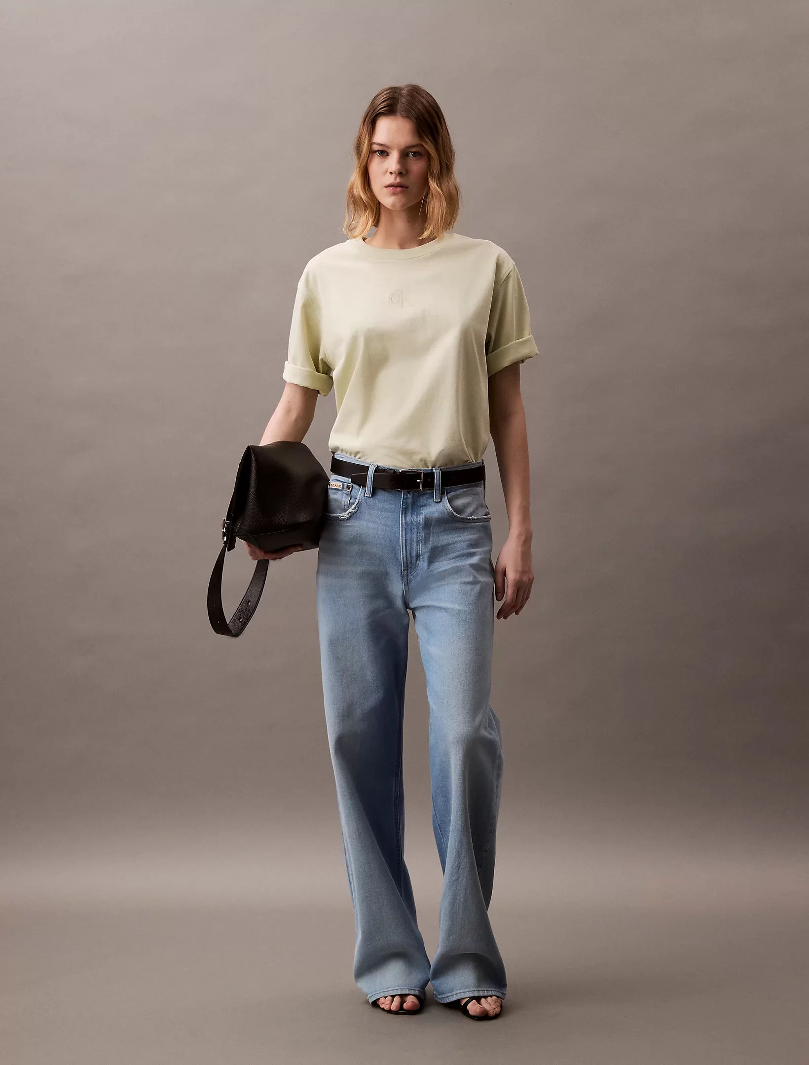 CK Jeans A- SS REL LIQUID CK MONOLOGO TEE Kadın  T-shirt LV047AB818-NF1