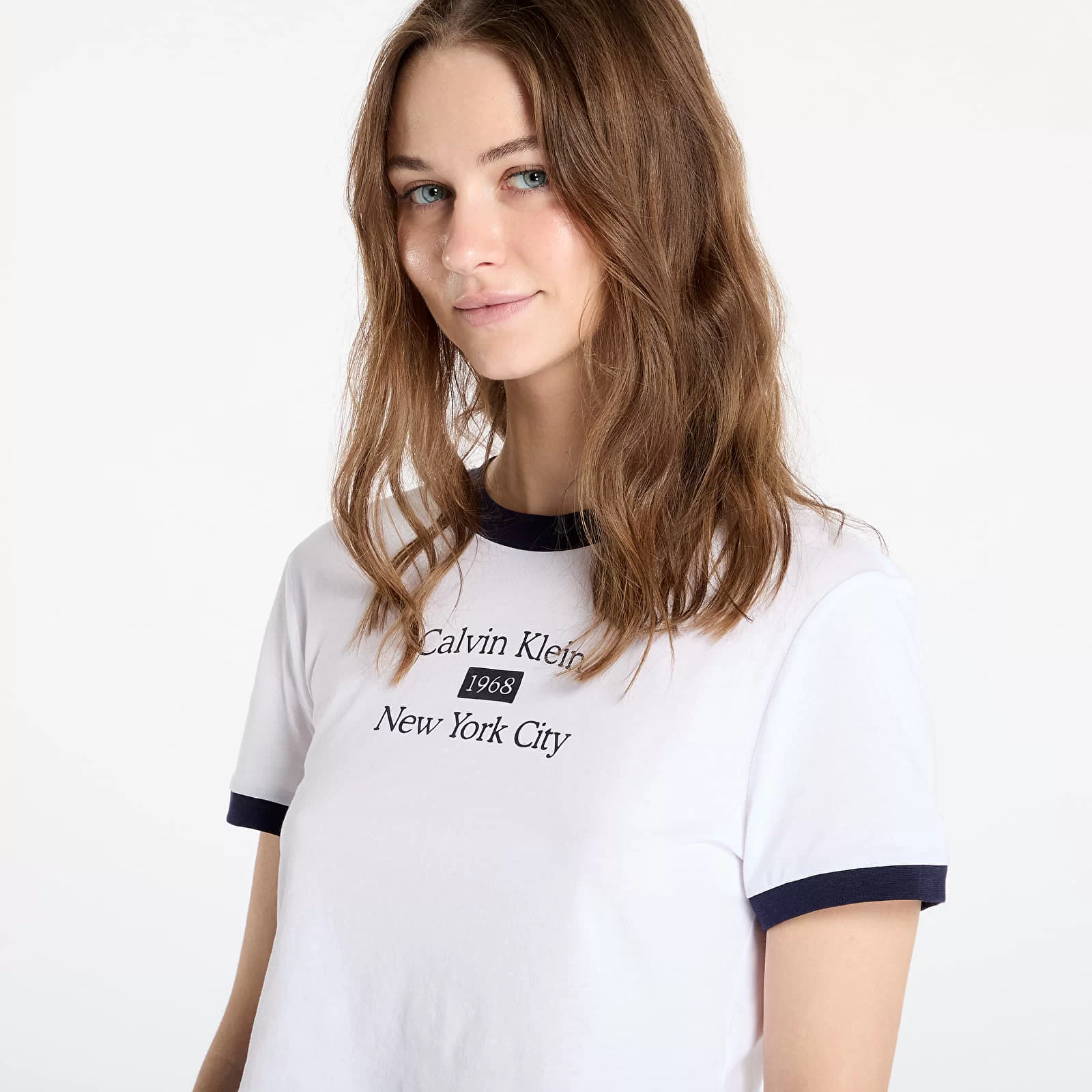 CK Jeans SS DRAPEY JERSEY CROP TEE Kadın  T-shirt LV047B808G-VVD