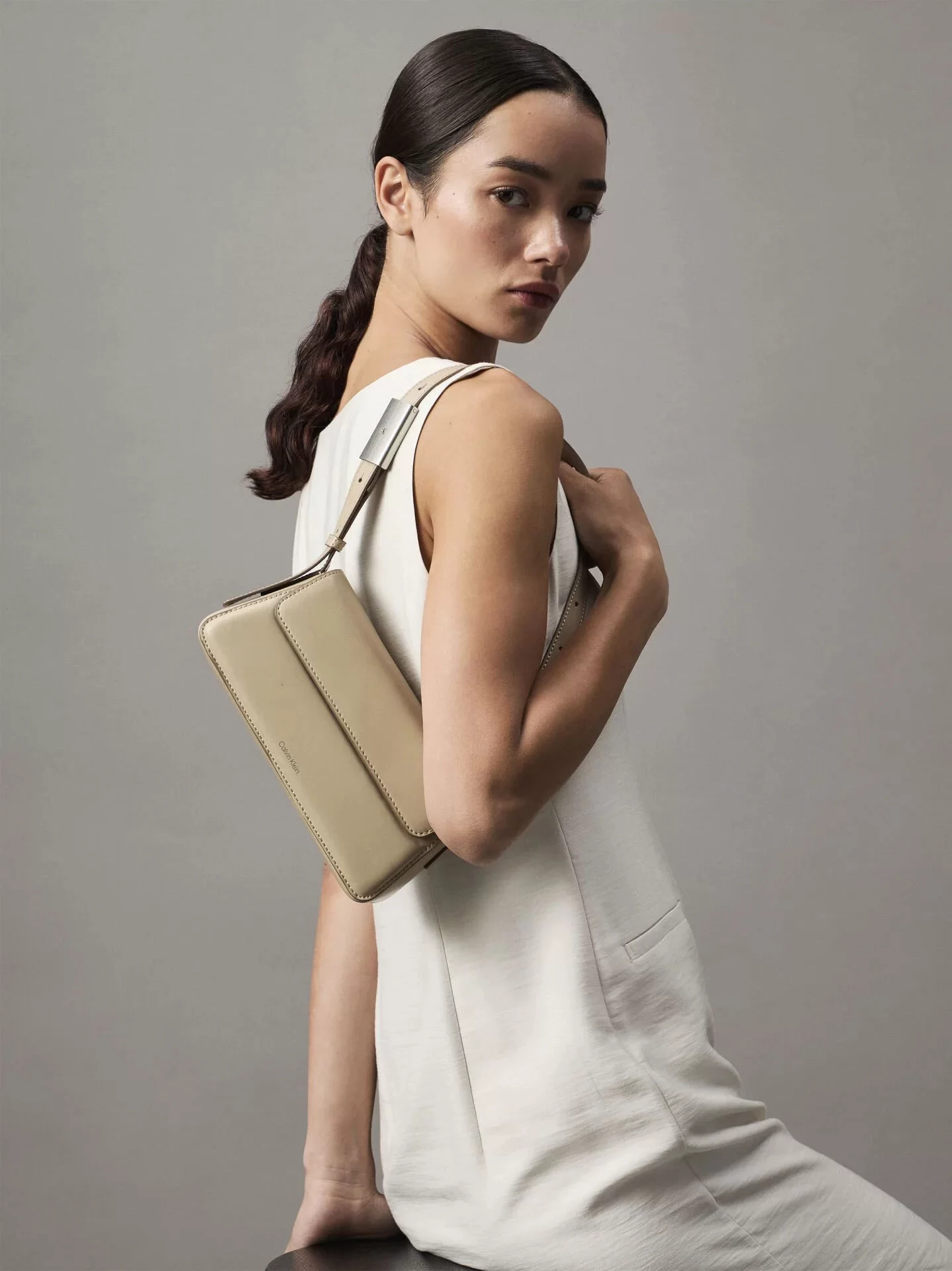 Calvin Klein BELTED SMALL SHOULDER BAG Kadın  Omuz Çantası LV04K3110G-PBF