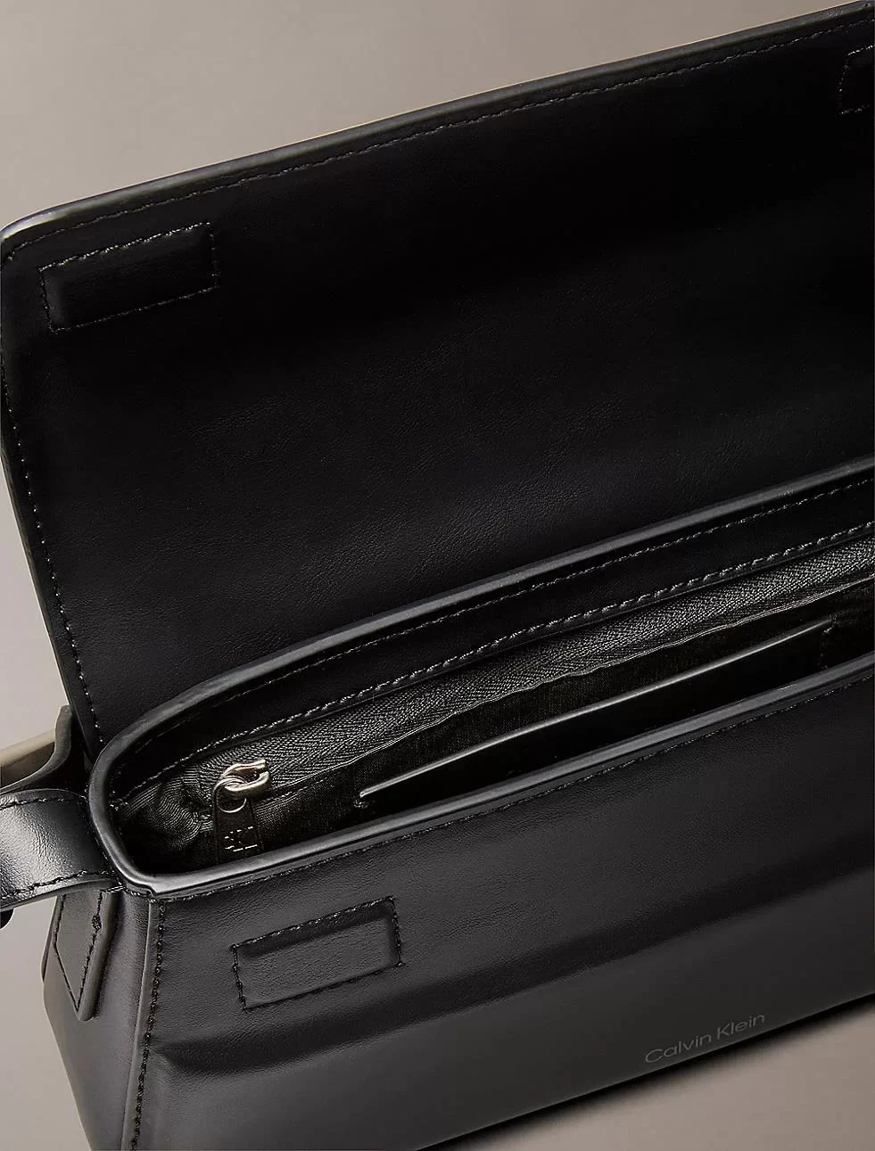 Calvin Klein BELTED SMALL SHOULDER BAG Kadın  Omuz Çantası LV04K3110G-UB1