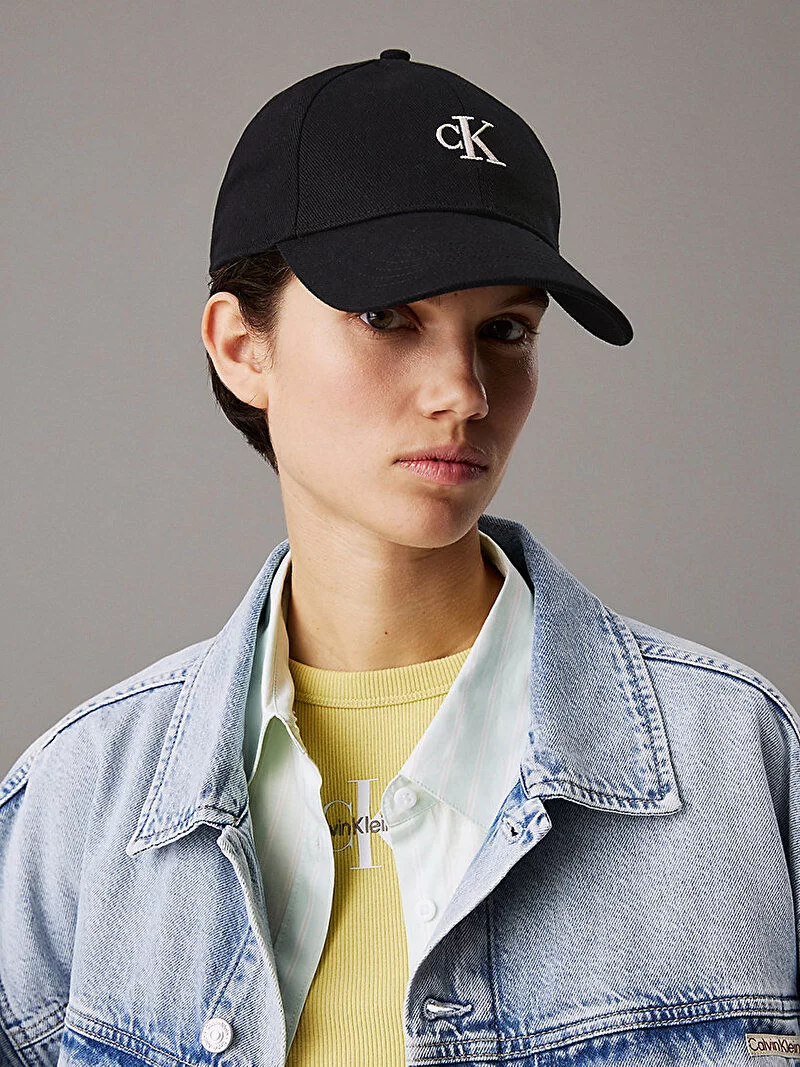 Calvin Klein MONOGRAM EMBROIDERY BASEBALL CAP Kadın  Şapka LV04K5024G-UB1