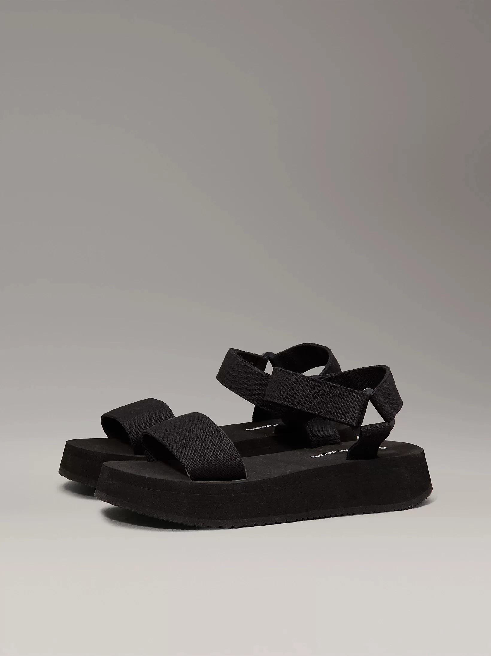 Calvin Klein  Kadın  Siyah  Tuval Platform Sandalet