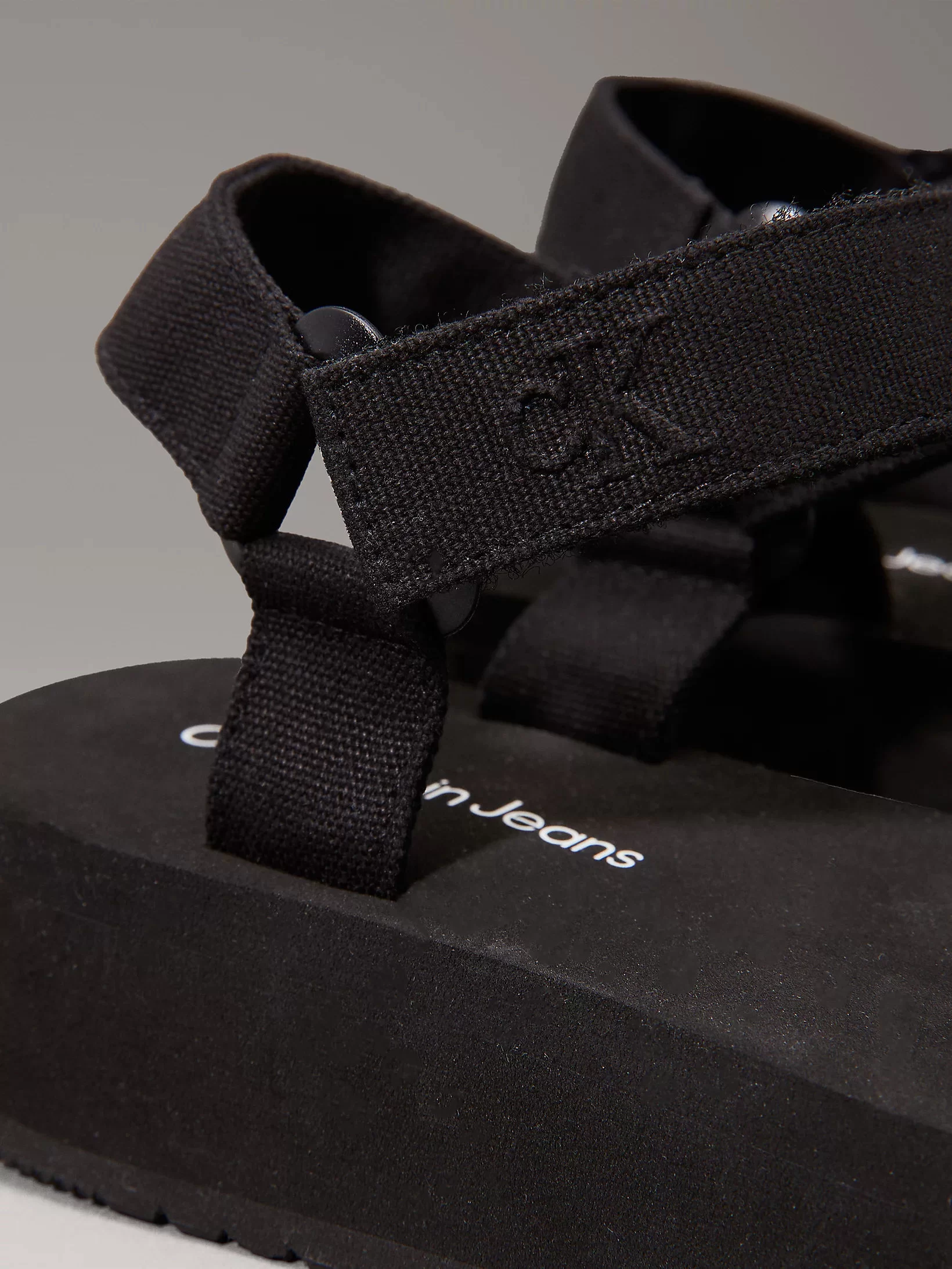 Calvin Klein  Kadın  Siyah  Tuval Platform Sandalet