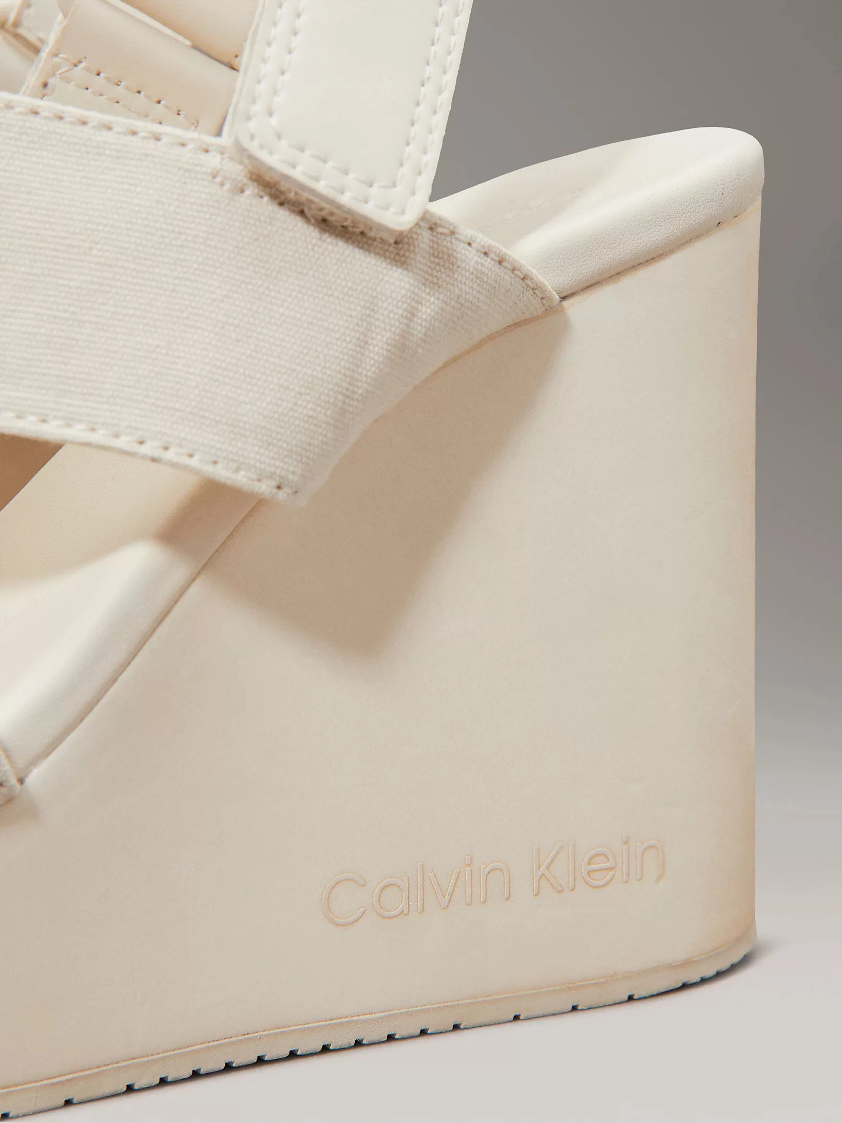 Calvin Klein WEDGE SANDAL WEBBING IN Kadın  Sandalet YW0YW01790-AEO