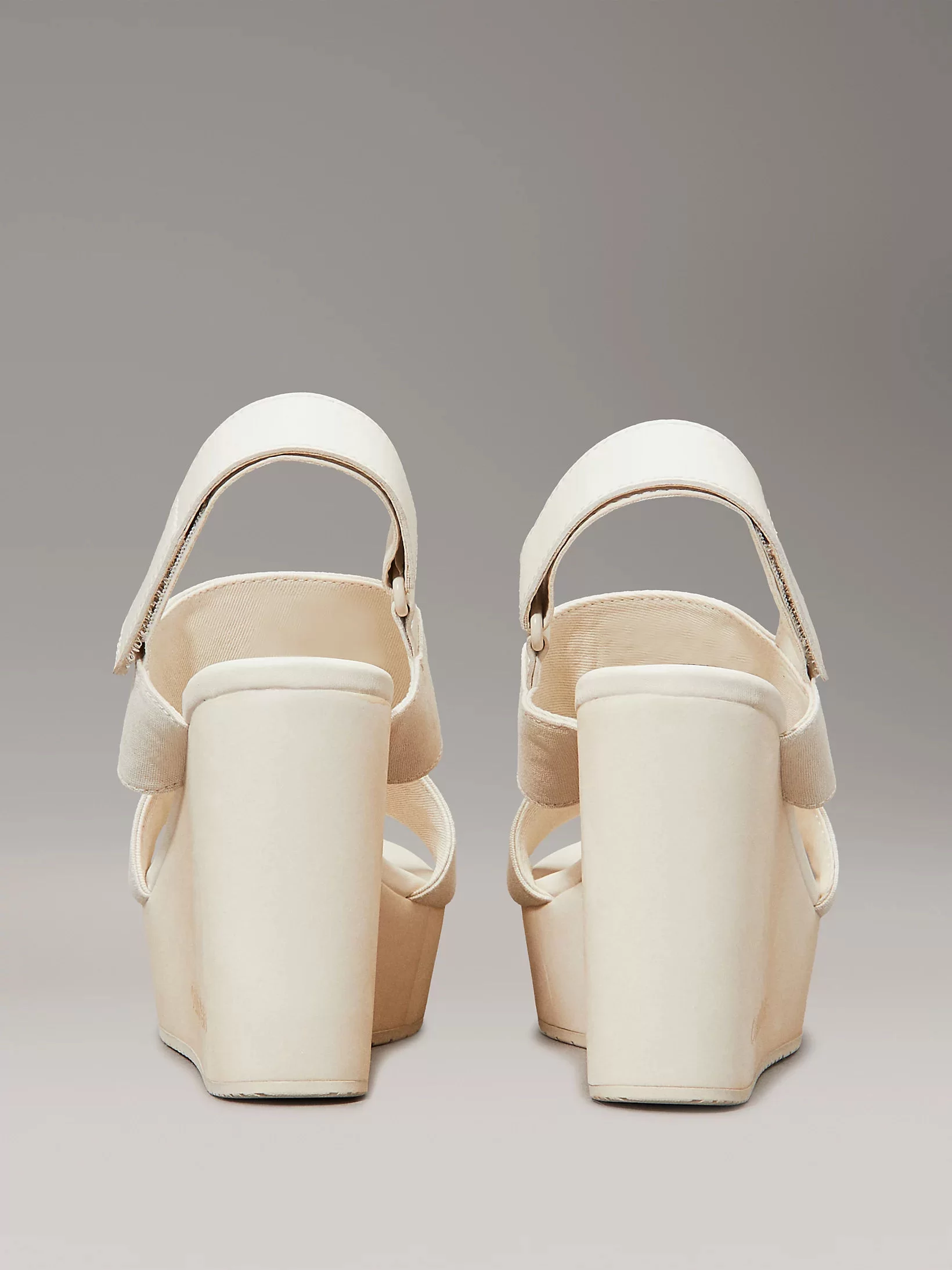 Calvin Klein WEDGE SANDAL WEBBING IN Kadın  Sandalet YW0YW01790-AEO