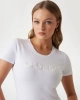 Guess Kadın  Beyaz Slim Fit Logolu T-shirt