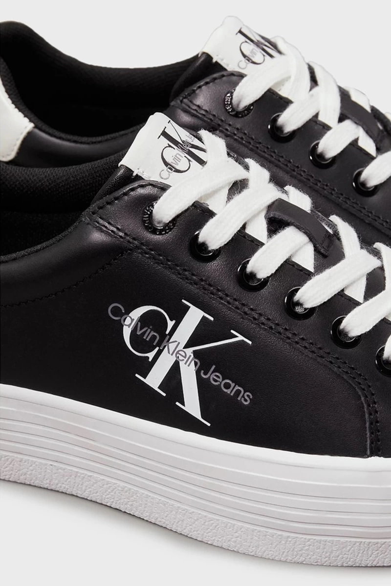 Calvin Klein Kadın Kalın Platformlu Oymalı Siyah Sneaker