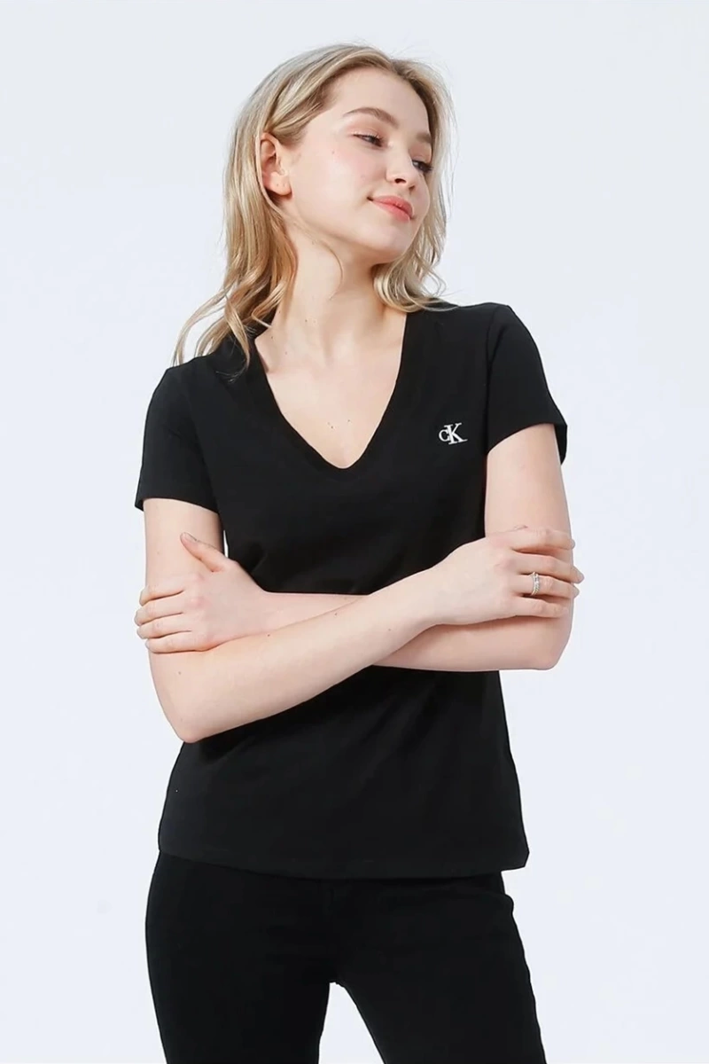 Calvin Klein Kadın Siyah Logolu T-Shirt