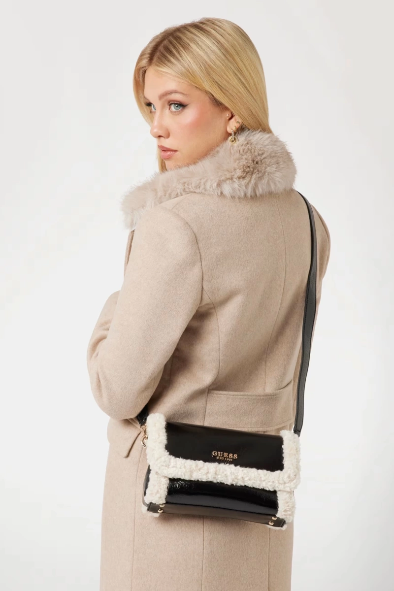 DAVIKA FLAP SHOULDER