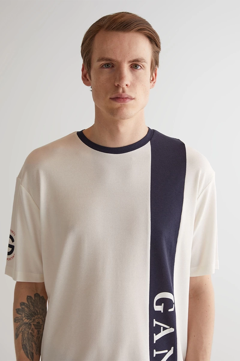 Gant Erkek Krem Oversize Fit Bisiklet Yaka Logolu T-Shirt