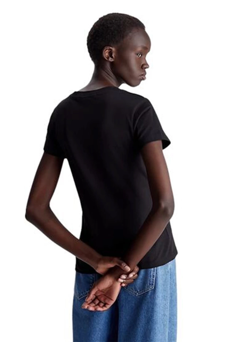 Calvin Klein Kadın Slim Monogram T-Shirt