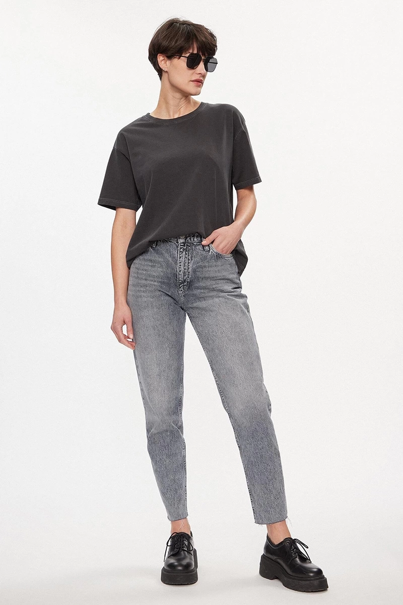 Calvin Klein Kadın Normal Belli Dar Kesim Düz Paça Gri Jeans