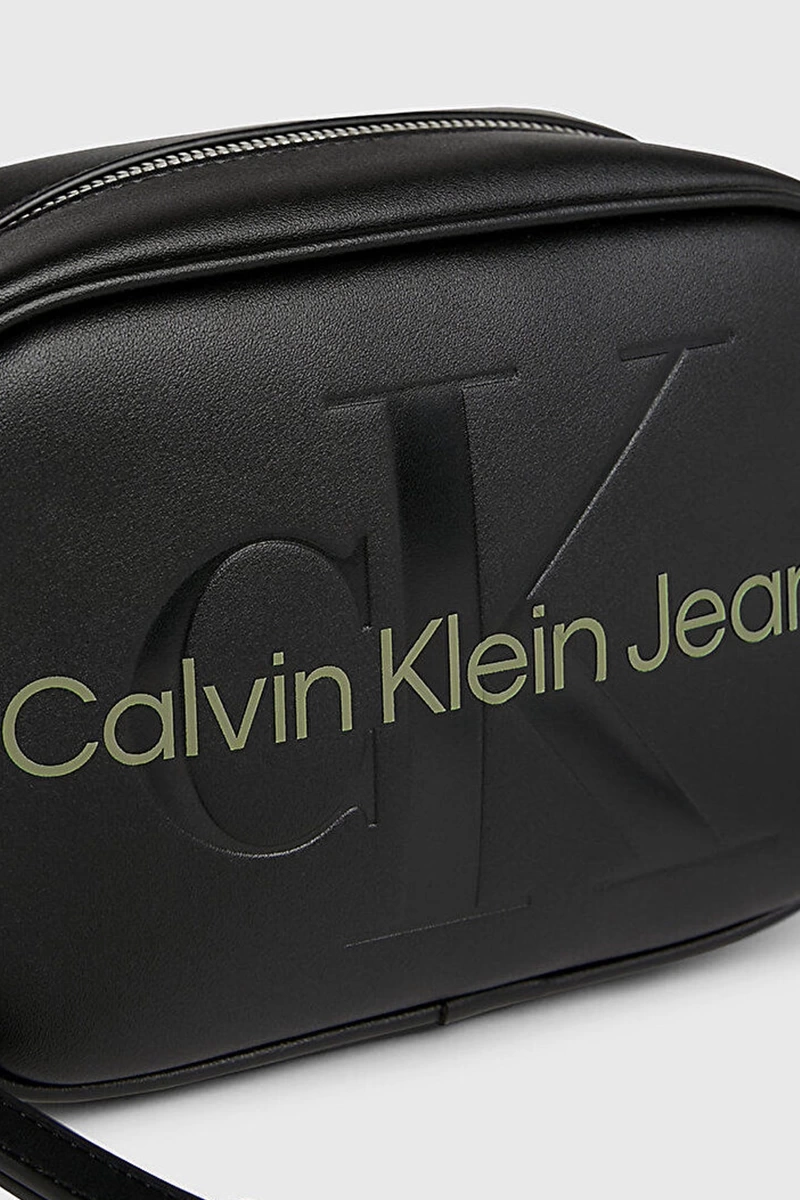 Calvin Klein Kadın Sculpted Mono Logolu Siyah Çanta