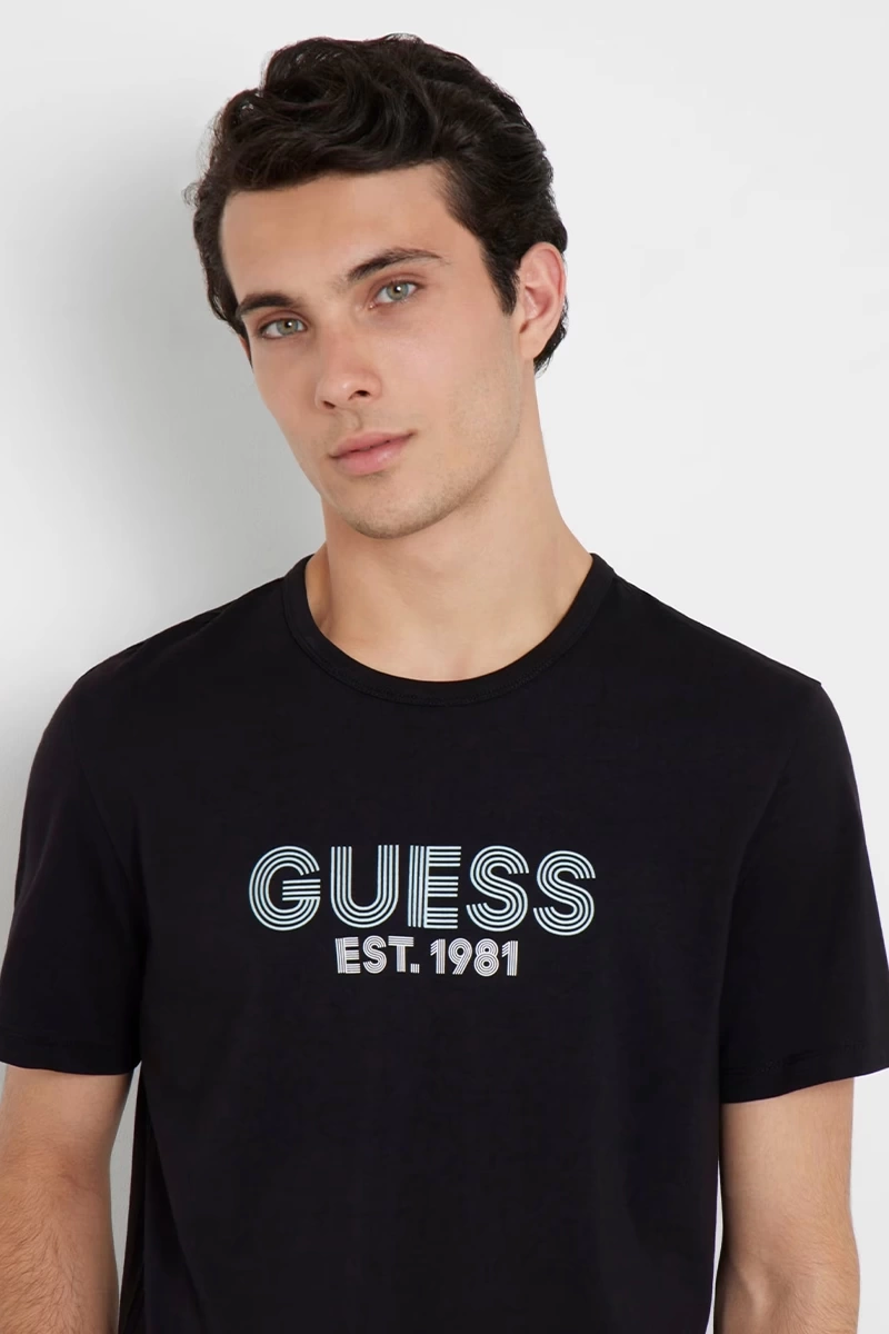 Guess Erkek  Siyah Önü Logolu T-Shirt