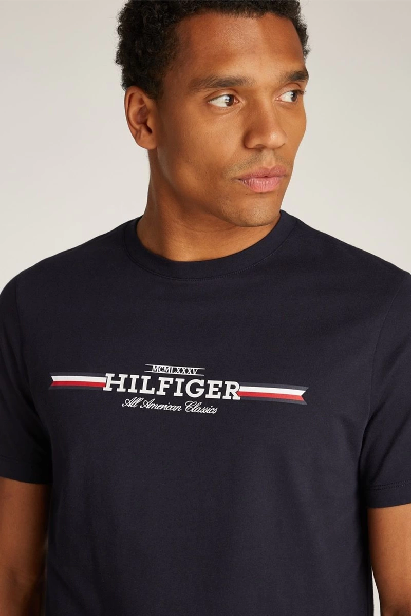 Tommy Hilfiger Erkek Lacivert Göğüs Logolu  T-Shirt