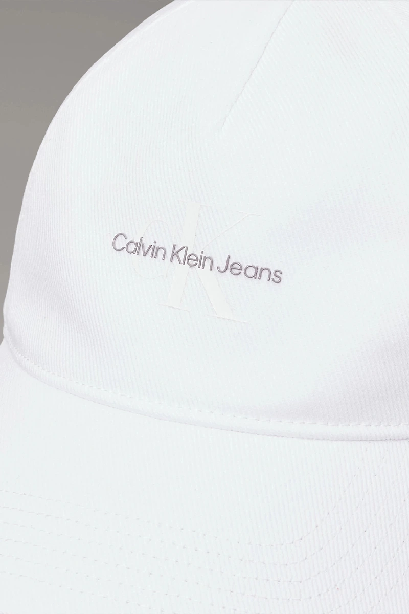 Calvin Klein Kadın CK Logolu Beyaz Şapka