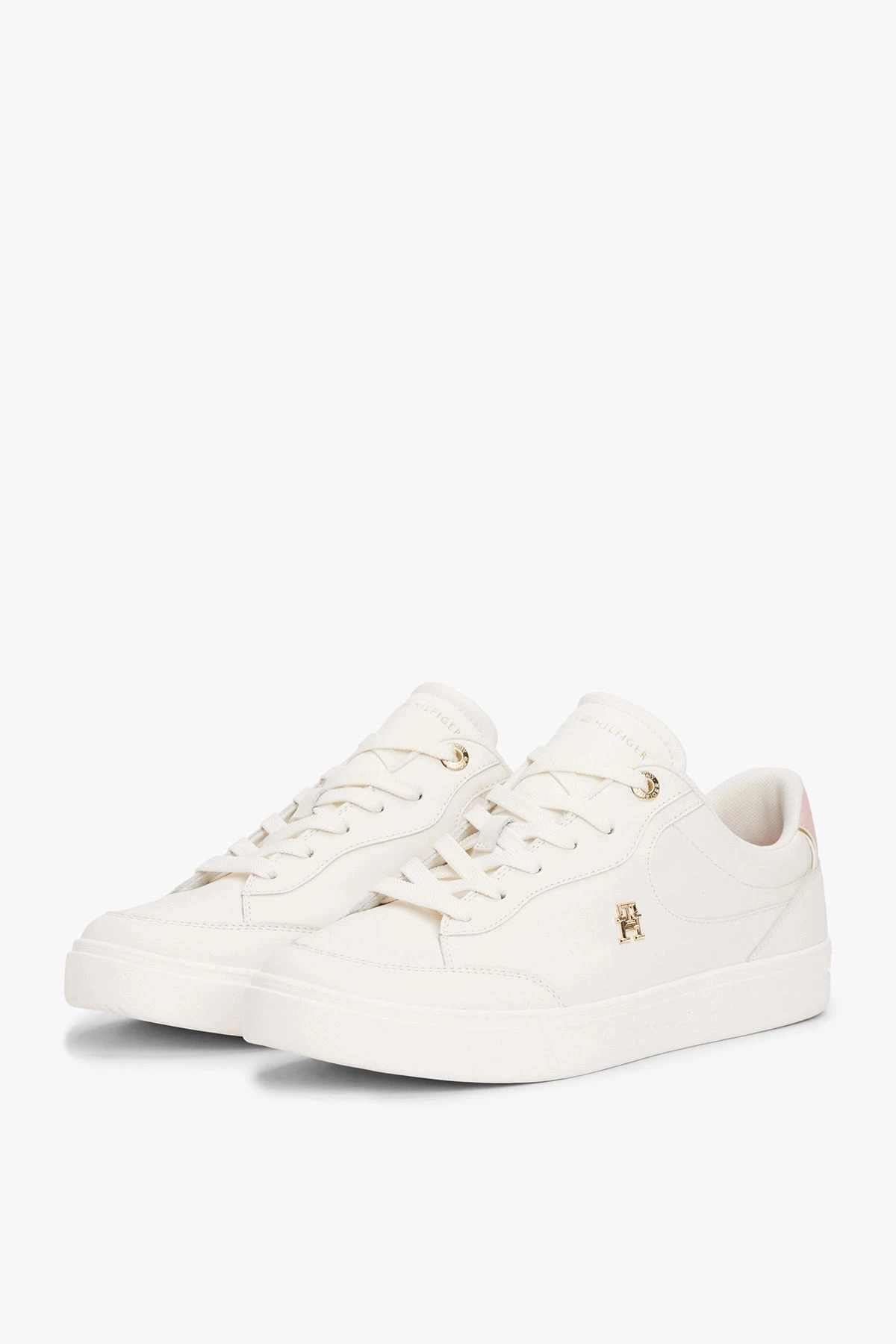 ESSENTIAL CHIC COURT SNEAKER