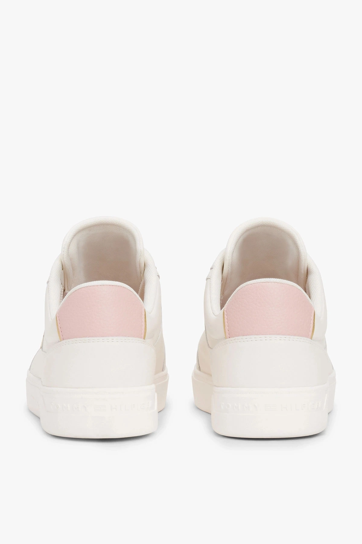 ESSENTIAL CHIC COURT SNEAKER