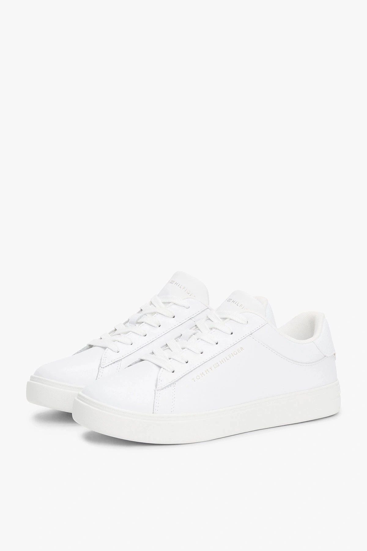 ESSENTIAL COURT SNEAKER