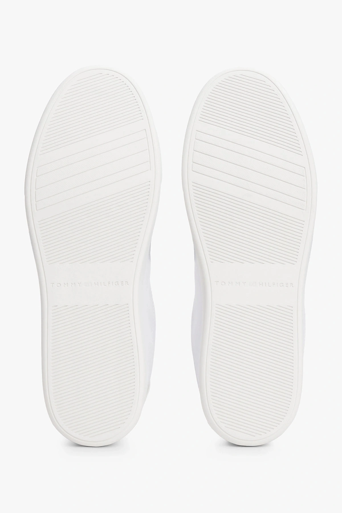 ESSENTIAL COURT SNEAKER
