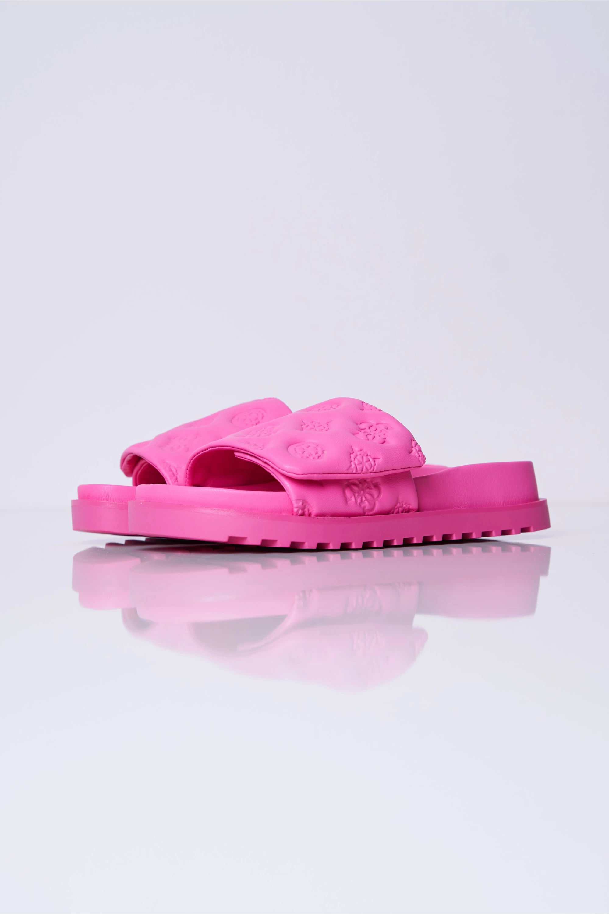 Guess Kadın Pembe Fabıo Terlik