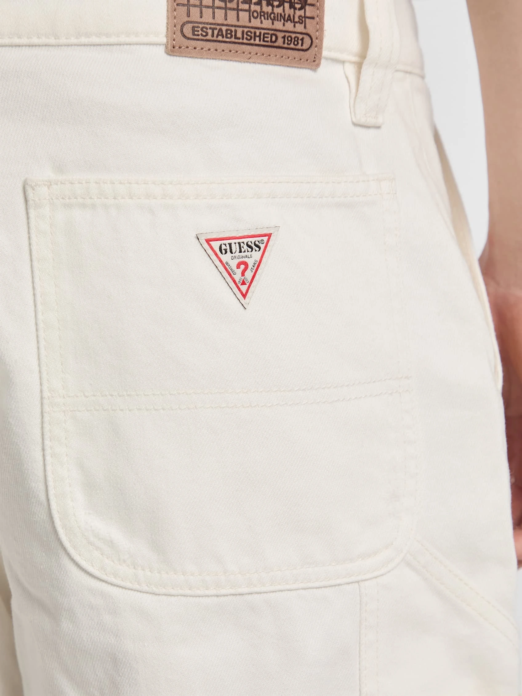 Guess Erkek BeyazPanel Detaylı Şort