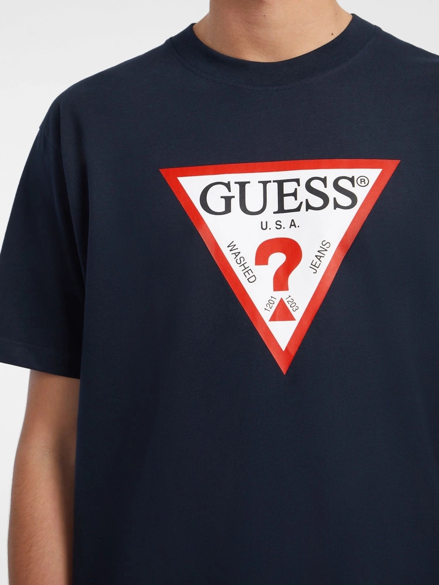 Guess Erkek Lacivert Üçgen Logolu  T-Shirt