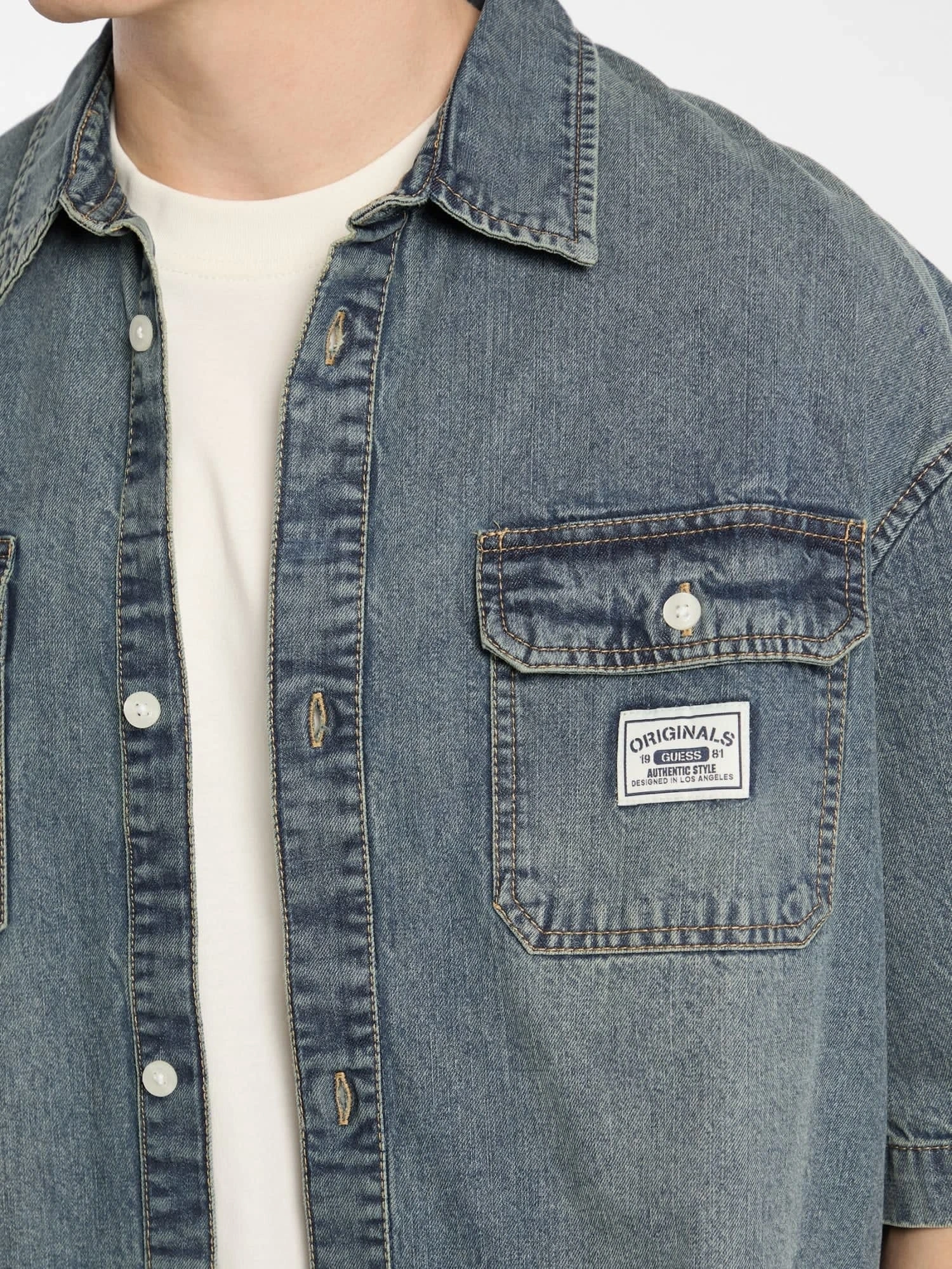 Guess Erkek Mavi Boxy Denim Kısa Kollu Gömlek