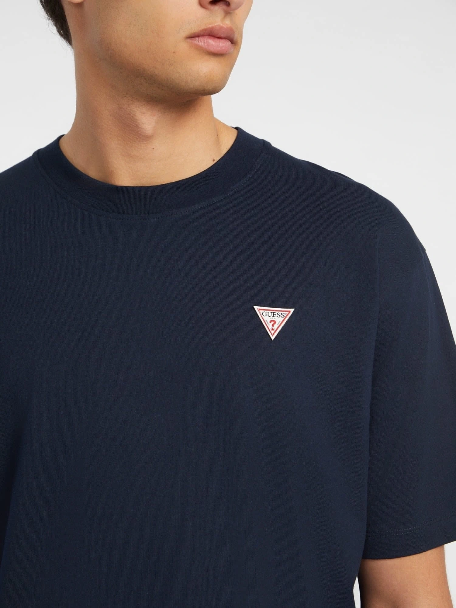 Guess Jeans Erkek Koyu Mavi Mini Üçgen Logolu T-Shirt
