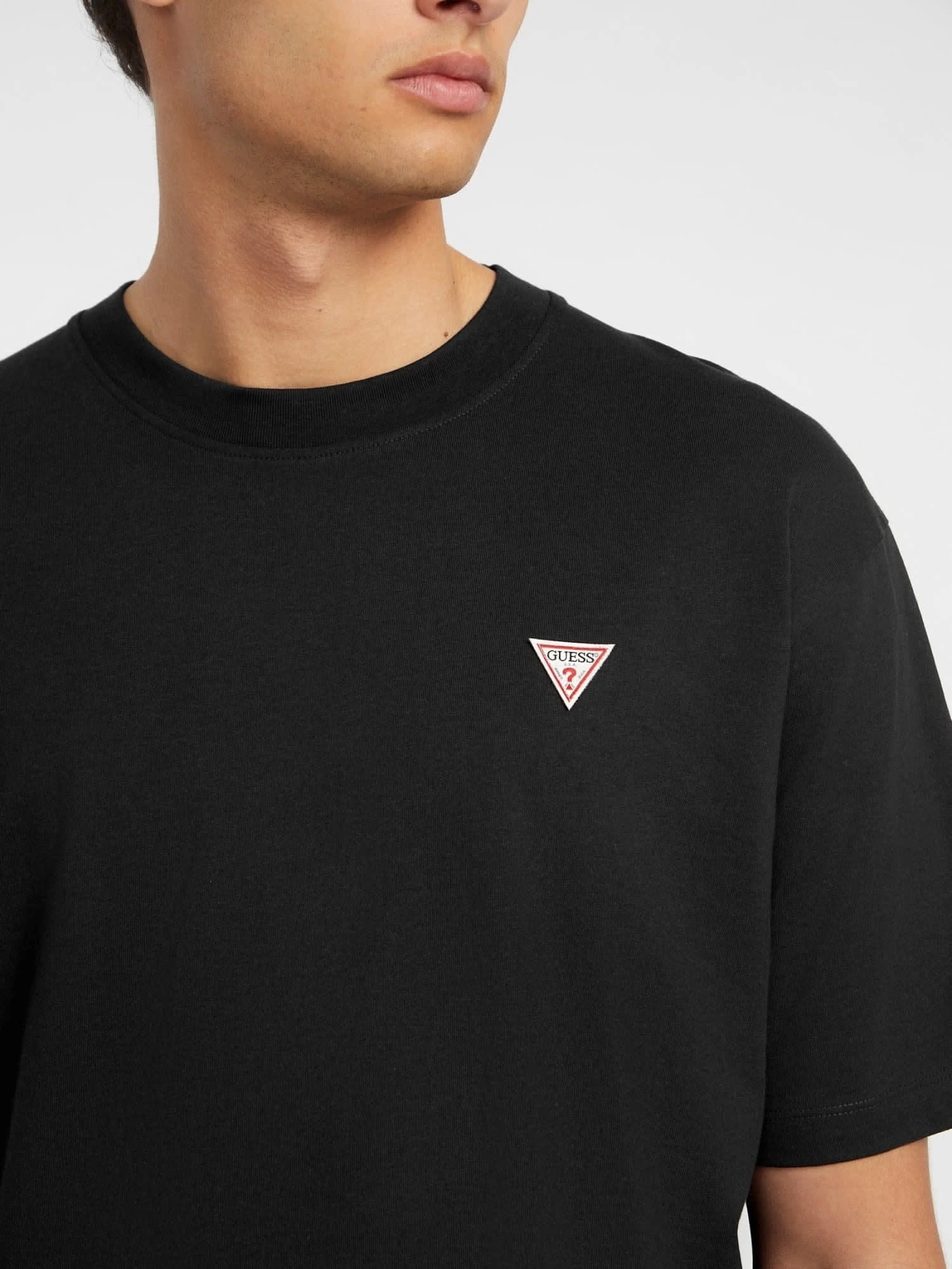 Guess Jeans Erkek Siyah Mini Üçgen Logolu T-Shirt