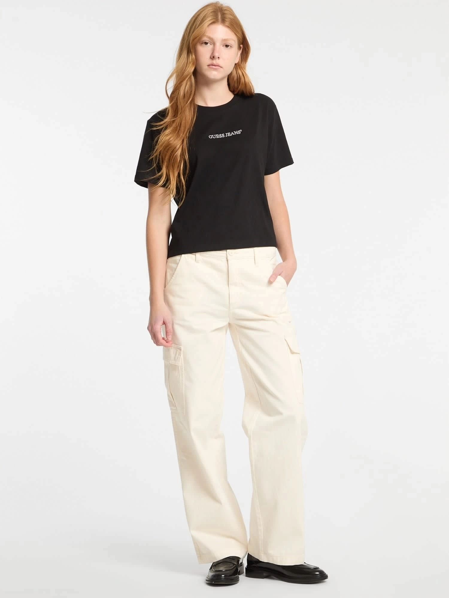 GUESS JEANS Kadın Crop Boxy T-shirt Nakış İşlemeli Siyah